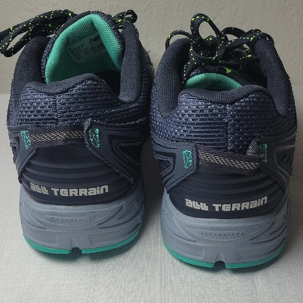 New Balance 510 V3 All Terrain Women's Size 9.5 Sneakers Running Shoes